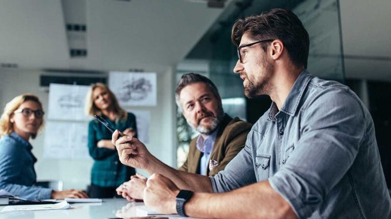 Aprende a potenciar tu carrera con la Administración de Empresas Online