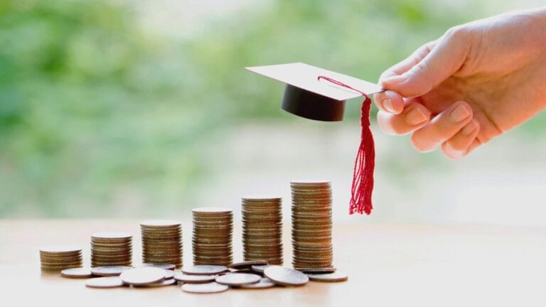 Descubre la Universidad más económica: ¡Ahorra dinero en tu educación!