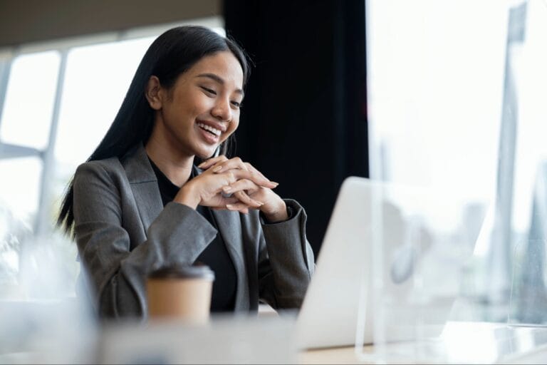 Domina tu futuro: Estudia en línea Administración de Empresas con los mejores expertos