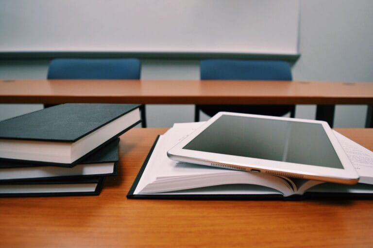 Descubre cómo estudiar una maestría sin tener un título previo